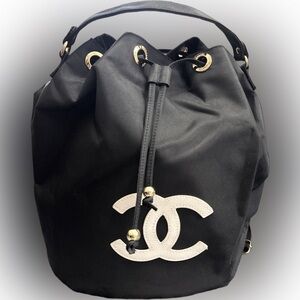 SOLD 🔥🔥🔥🔥CHANEL GWP 🔥Black and White Drawstring M Backpack
